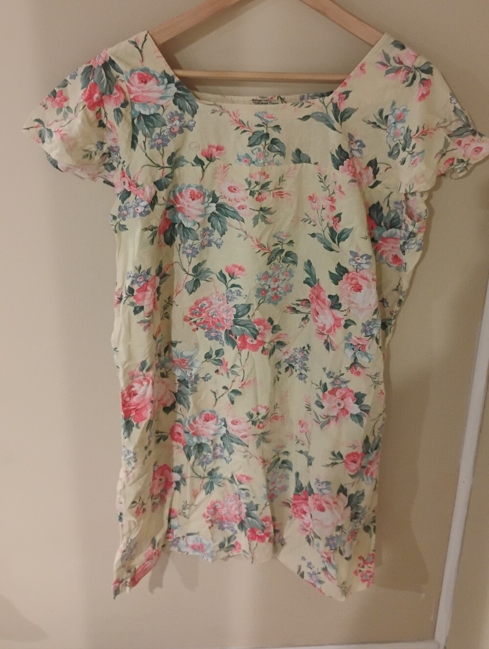 Vintage 1960s 1970s Yellow Floral Short Sleeve Mini Lounge Dress